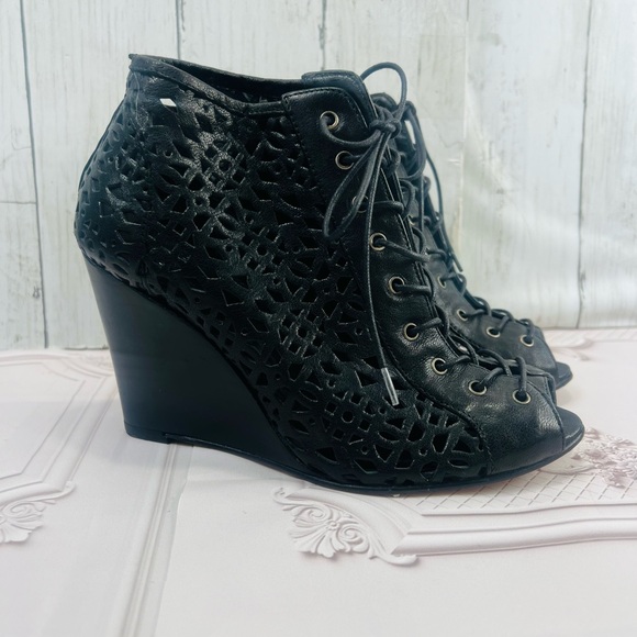 Stuart Weitzman Women  wedge Open Toe  Lace Up Leather booties Size 6.5 - Picture 4 of 15